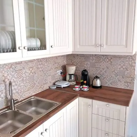 Myrsini's Sea View Apartment *