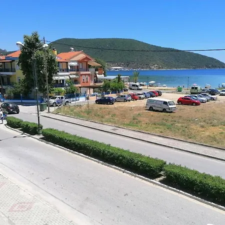 شقة Myrsini's Sea View Néa Péramos