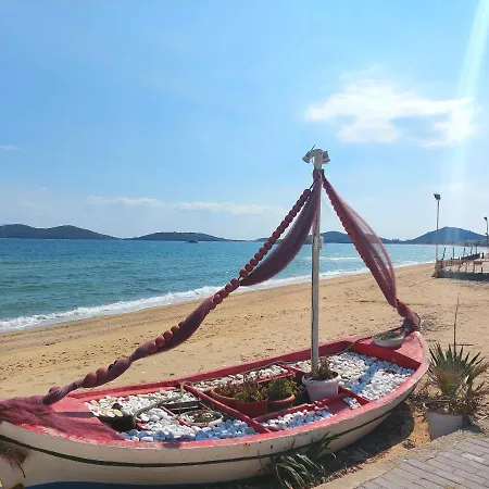 Myrsini's Sea View Néa Péramos