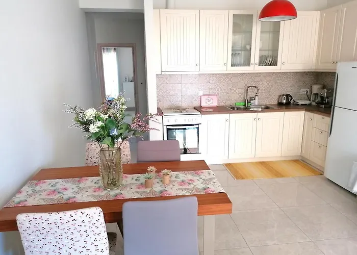 Myrsini's Sea View Apartmán